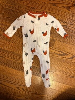 Kyte Baby Bamboo Chicken Print Footie - White with Orange Trim
